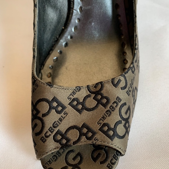 Sexy BCB Girls Open Toe Heels in Black and Gray! - Picture 3 of 11